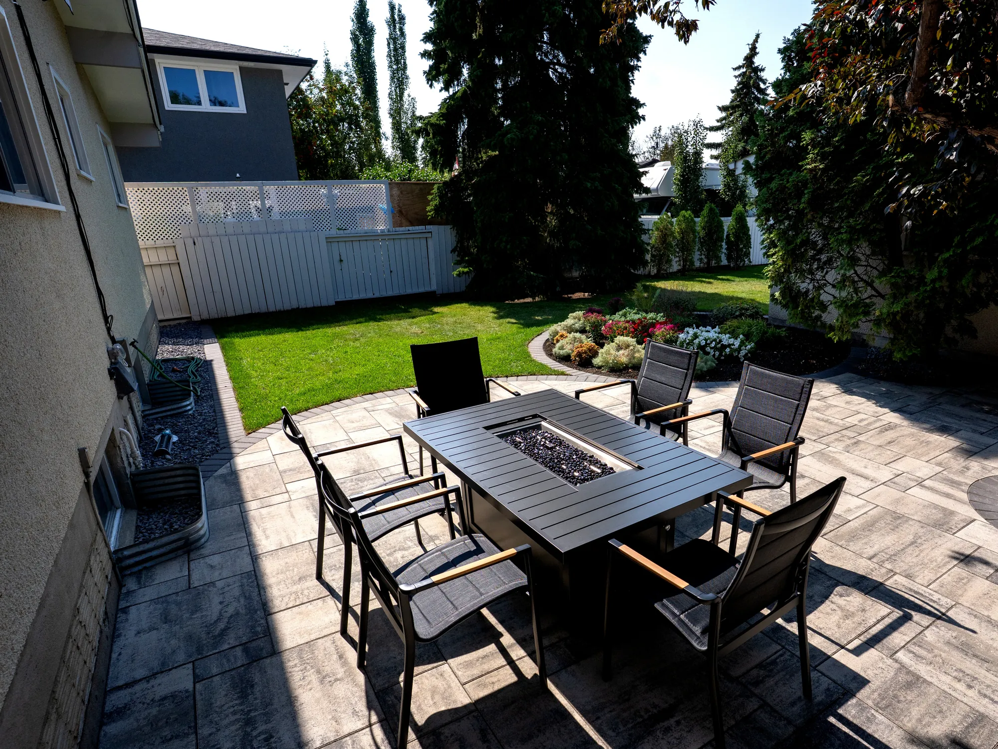 Structural landscape features